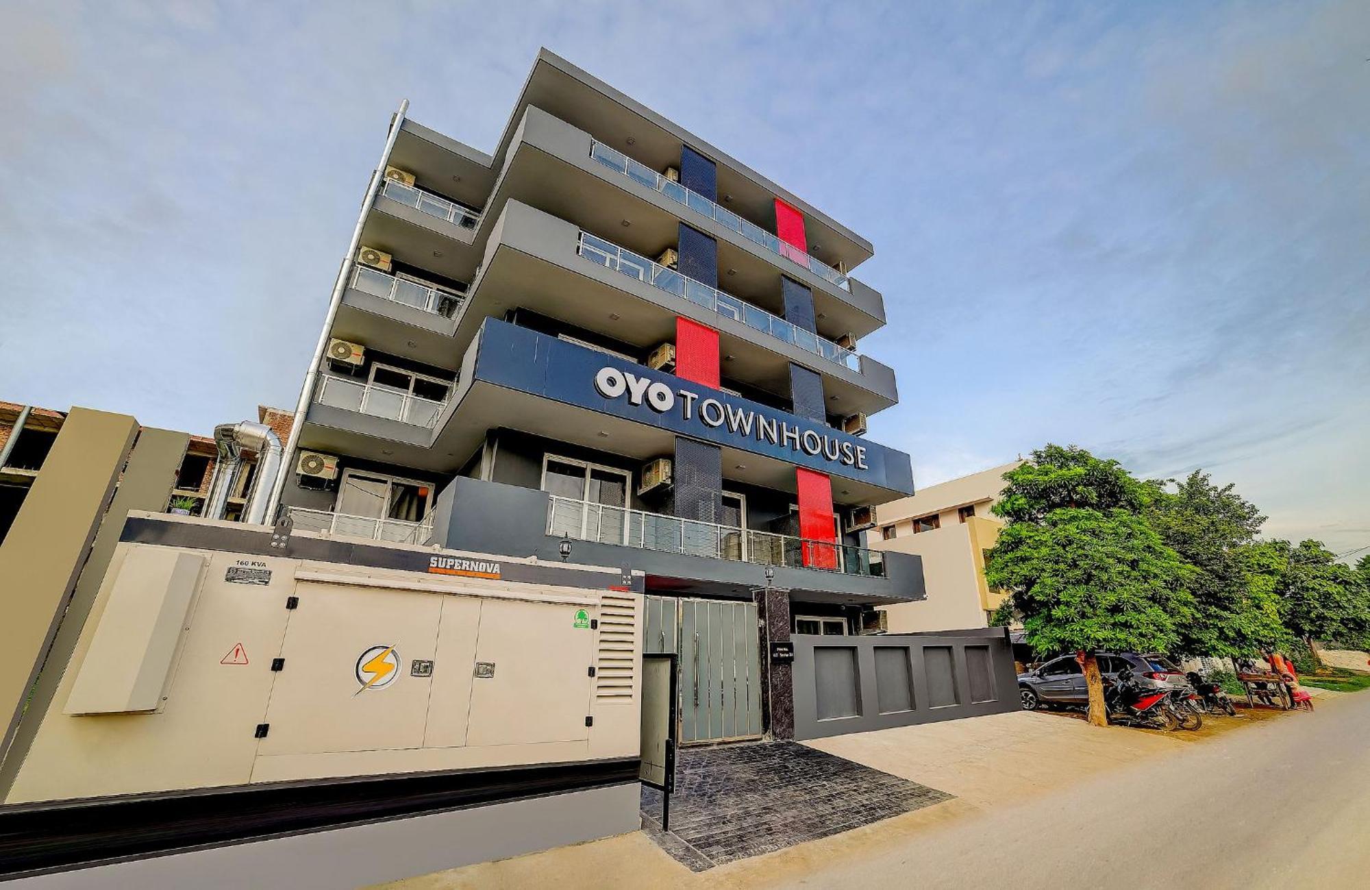 Townhouse Infinity Stays Gurgaon Exterior photo